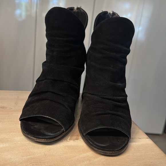 Tahari open toe bootie - Picture 12 of 15